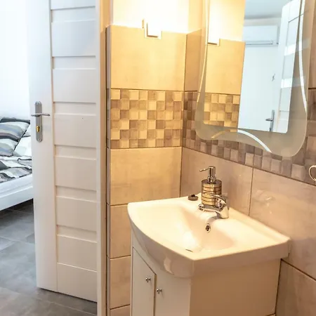 Apartmani Dalmacjia Grebastica Exterior photo