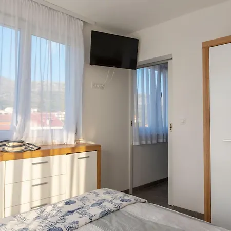 Apartmani Dalmacjia Grebastica Exterior photo